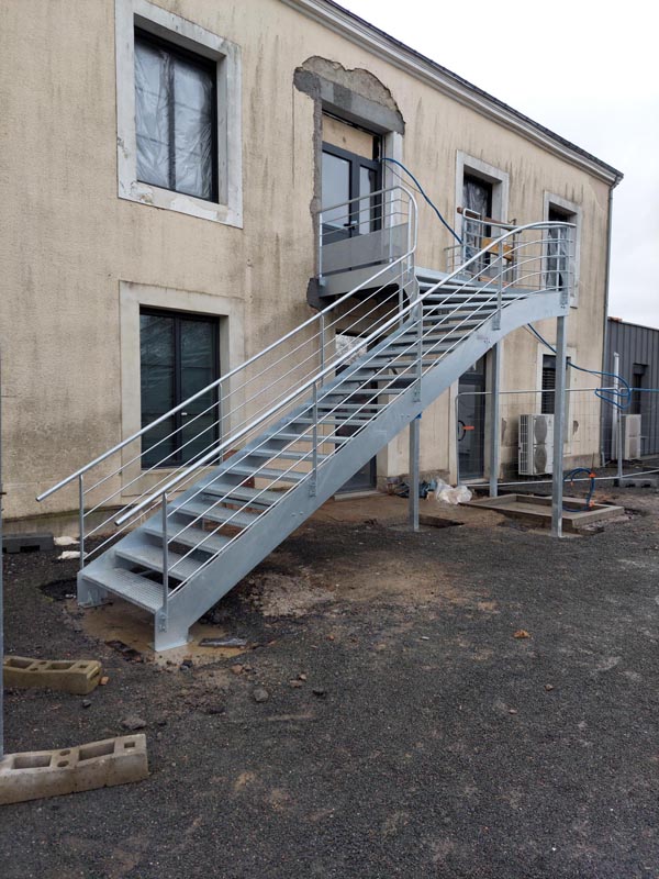 evre-metal-escalier-metallique-4.jpg